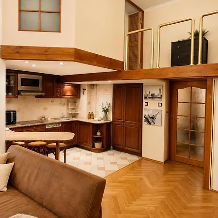 Lägenhet Center Balcony